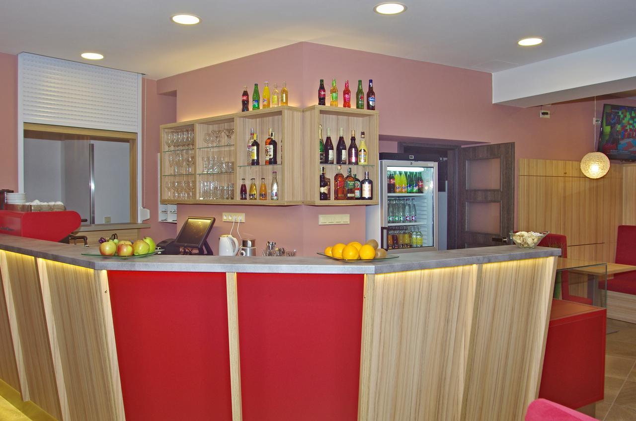 Hotel Pod Radnici Sumperk ภายนอก รูปภาพ