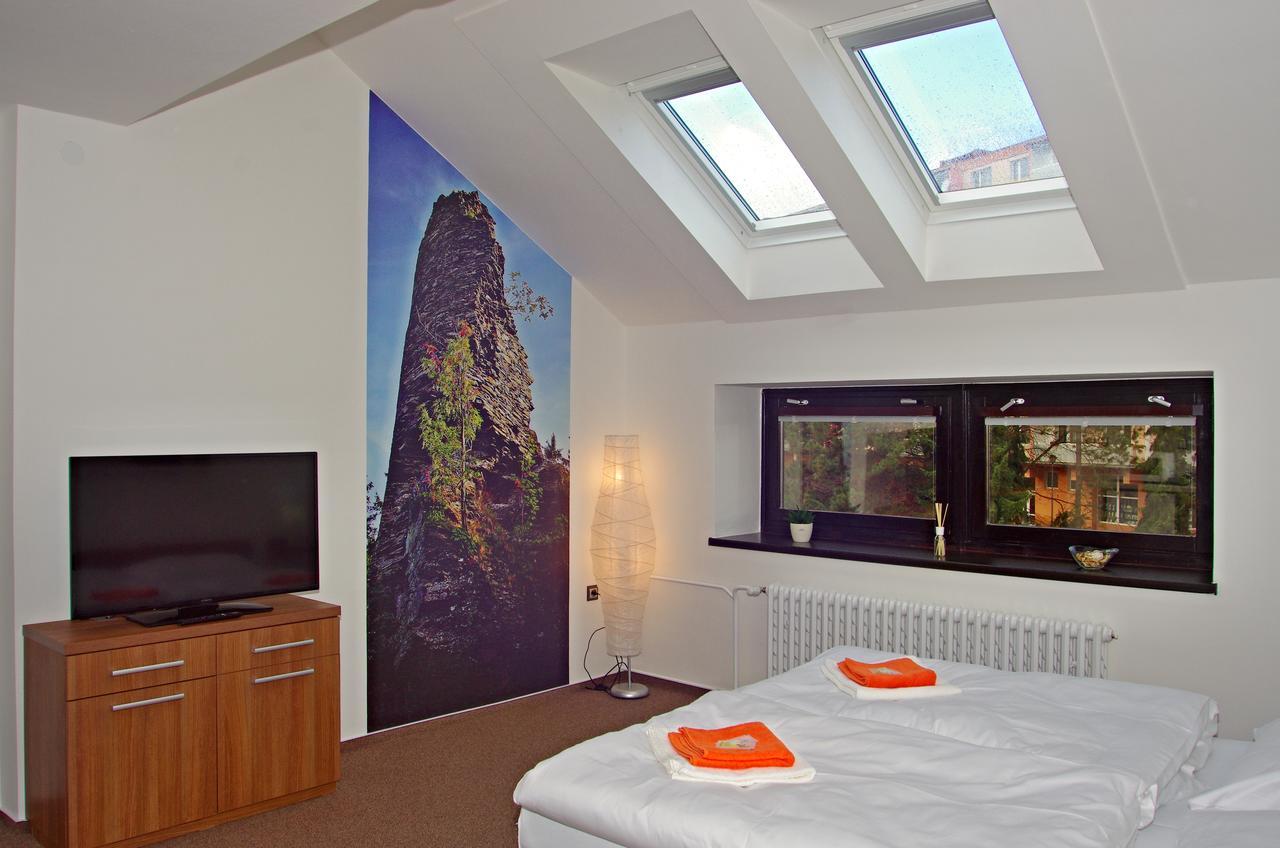 Hotel Pod Radnici Sumperk ภายนอก รูปภาพ