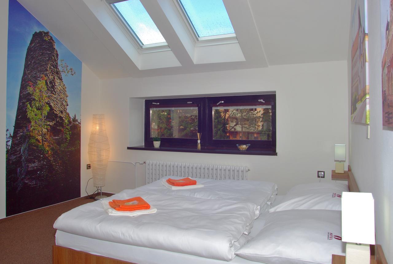 Hotel Pod Radnici Sumperk ภายนอก รูปภาพ