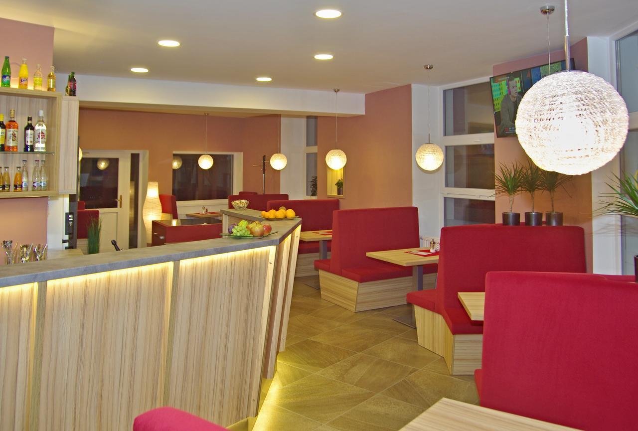 Hotel Pod Radnici Sumperk ภายนอก รูปภาพ