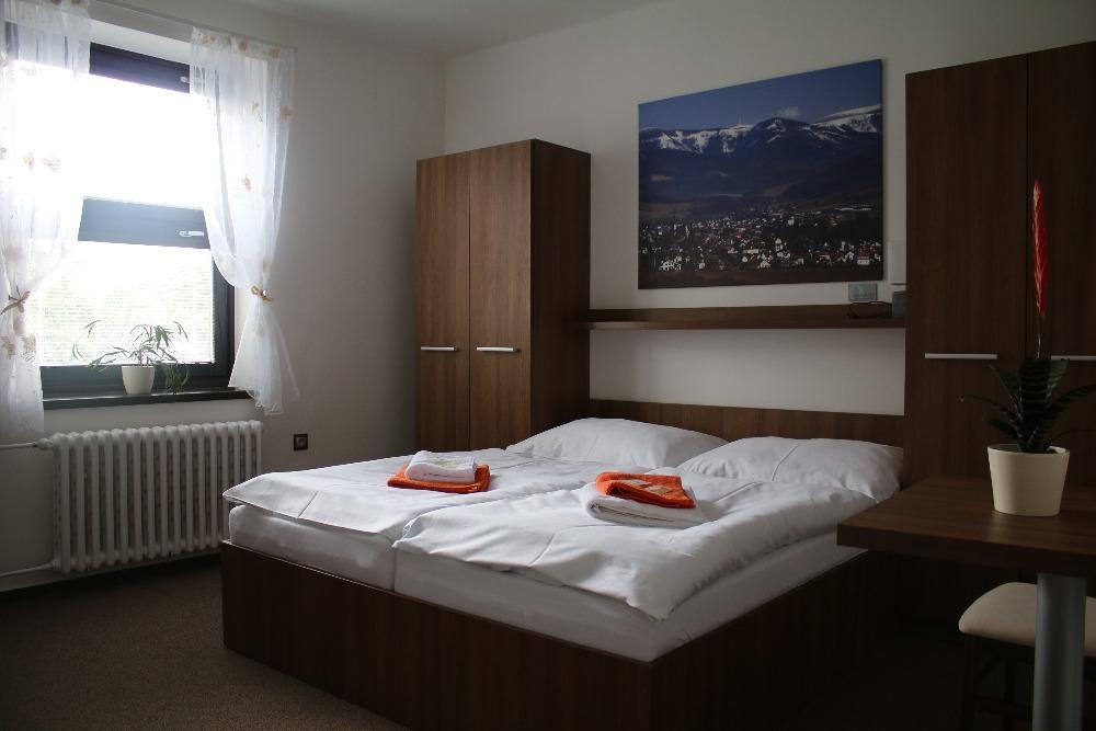 Hotel Pod Radnici Sumperk ภายนอก รูปภาพ