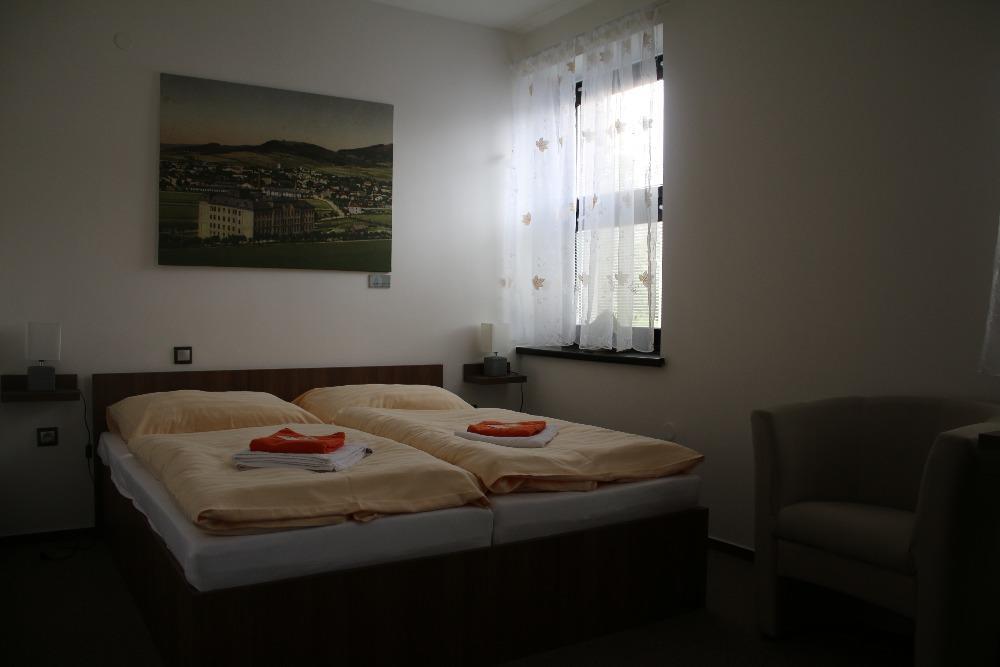 Hotel Pod Radnici Sumperk ภายนอก รูปภาพ
