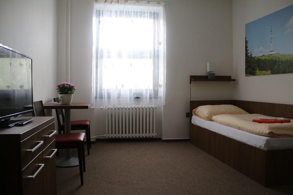 Hotel Pod Radnici Sumperk ภายนอก รูปภาพ