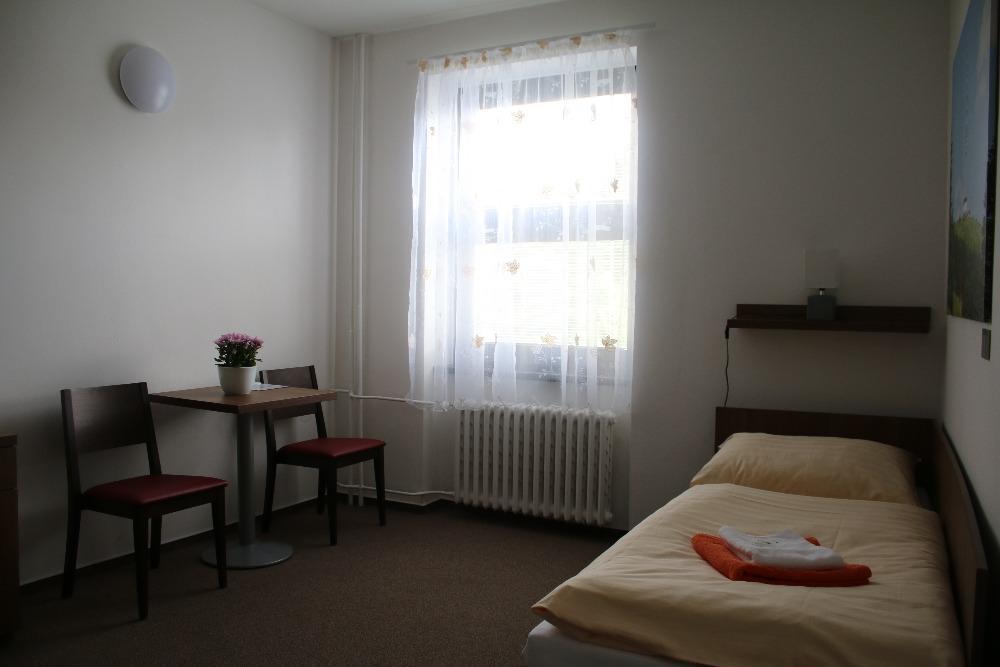 Hotel Pod Radnici Sumperk ภายนอก รูปภาพ