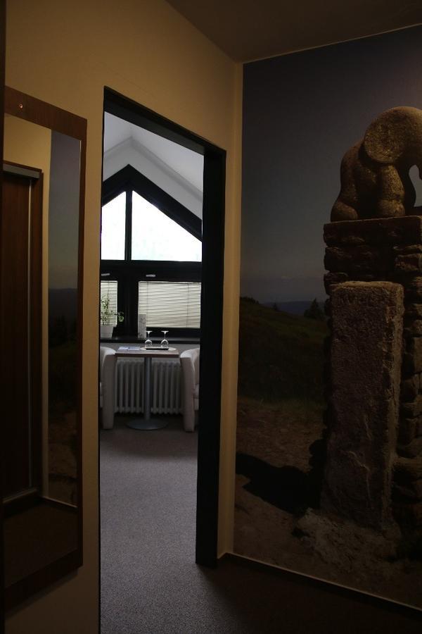Hotel Pod Radnici Sumperk ภายนอก รูปภาพ