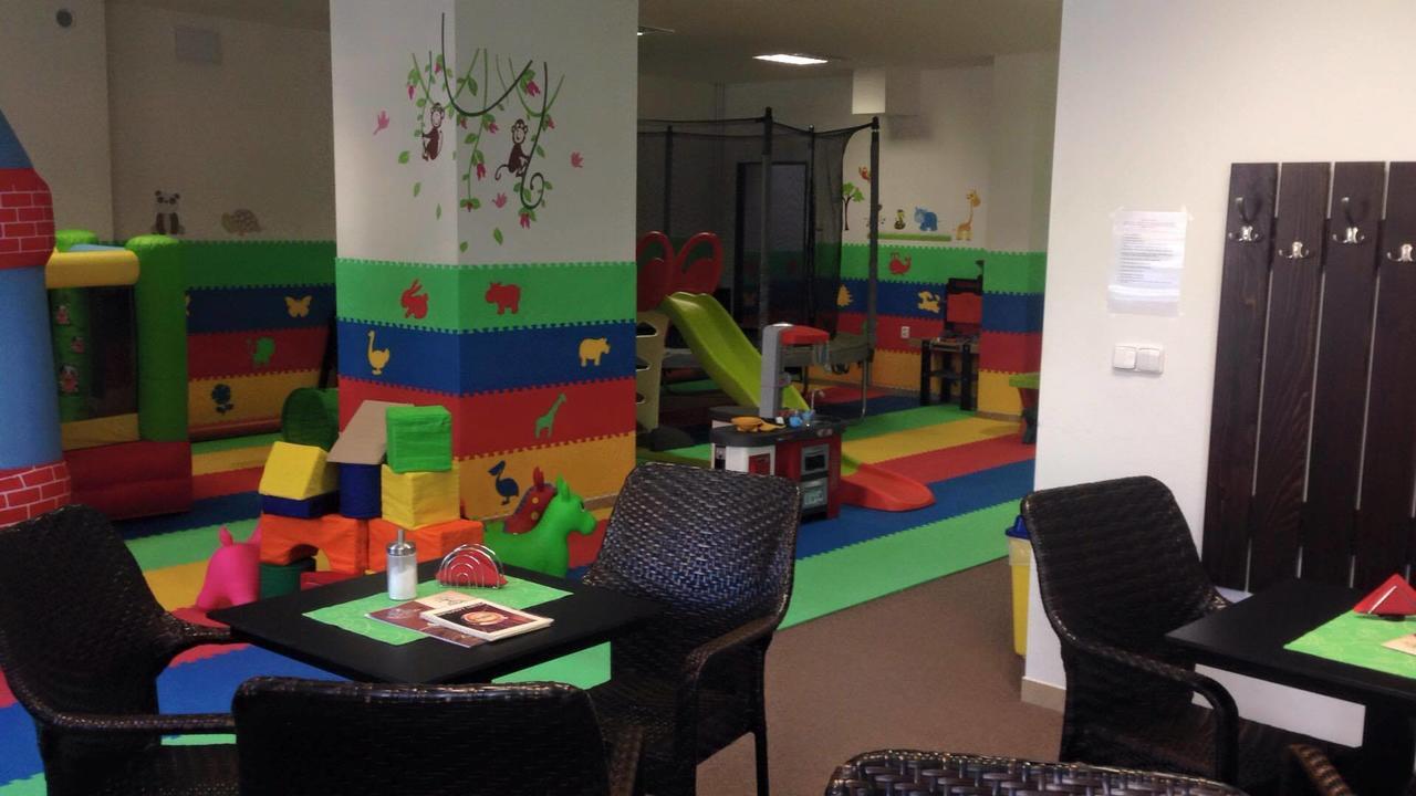 Hotel Pod Radnici Sumperk ภายนอก รูปภาพ